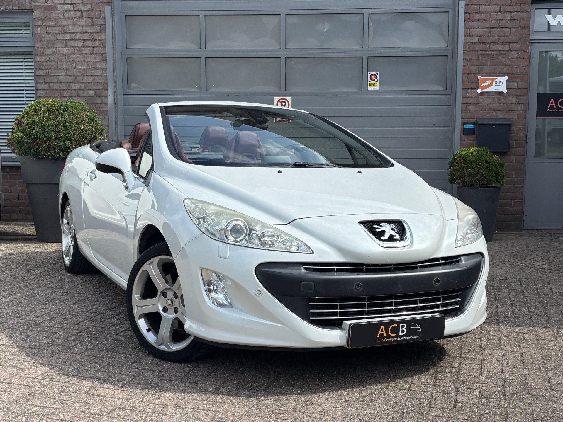Peugeot 308 CC 1.6 THP Feline Scherpe zo mee prijs, Auto's, Euro 5, Gebruikt, Verwarmde buitenspiegels, Wit