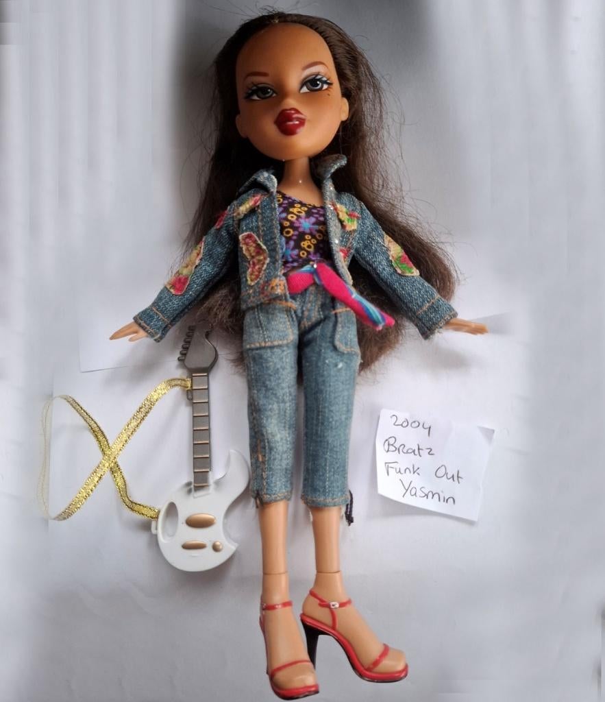 Bratz 2004 funk out yasmin, Ophalen of Verzenden, Gebruikt, Fashion Doll