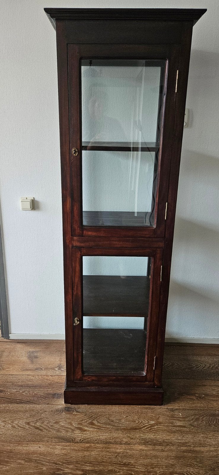Mahoniehouten vitrinekast  glazen deuren en planken, Antiek en Kunst, Ophalen