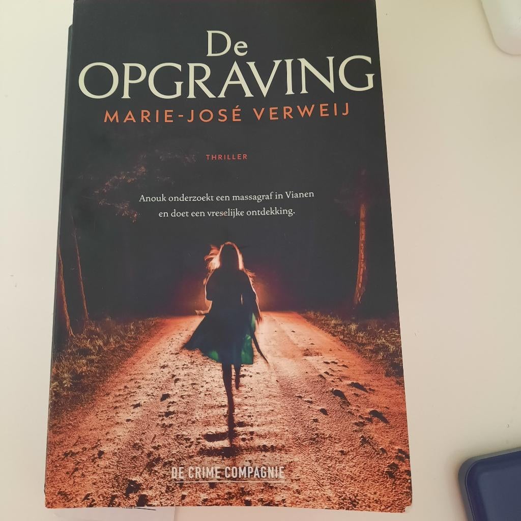 De opgraving schrijfster marie jose verweij, Verzenden, Zo goed als nieuw