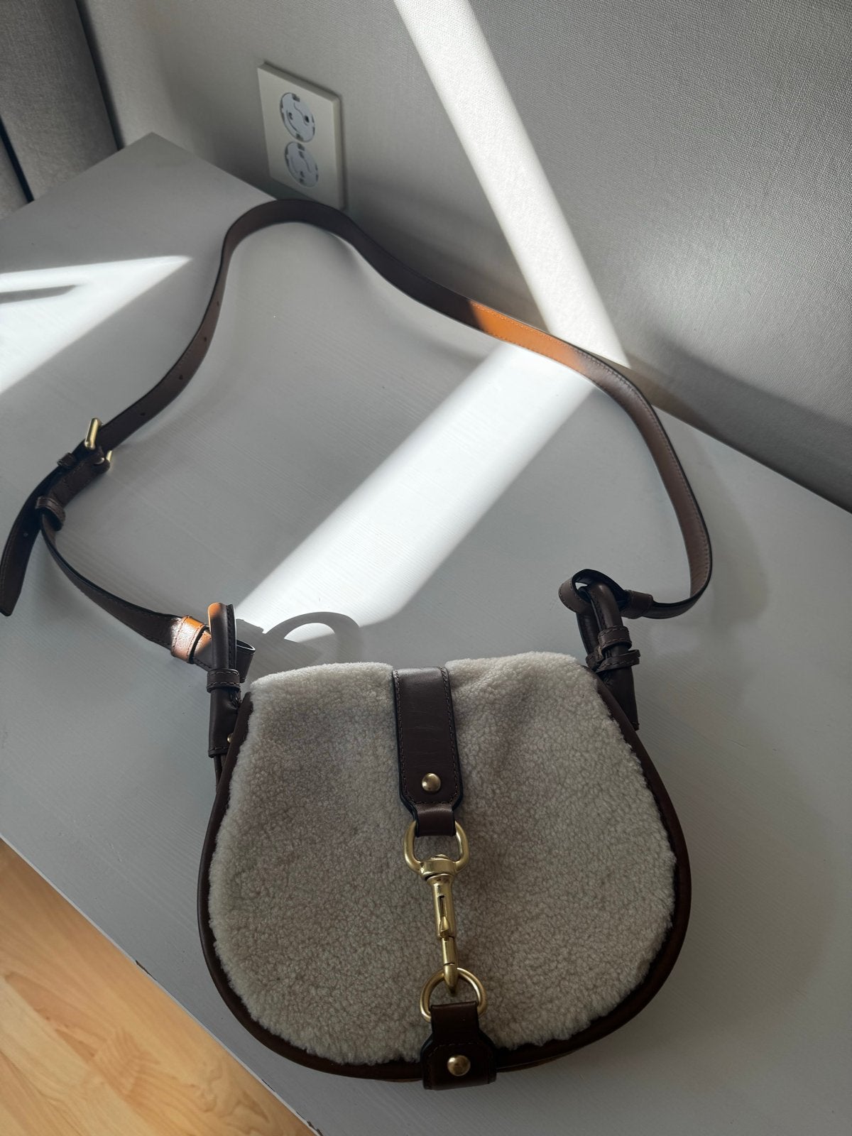 Michael Kors Schoudertasje - Bruin/Beige Teddy Stof, Ophalen of Verzenden, Zo goed als nieuw, Bruin, Schoudertasje
