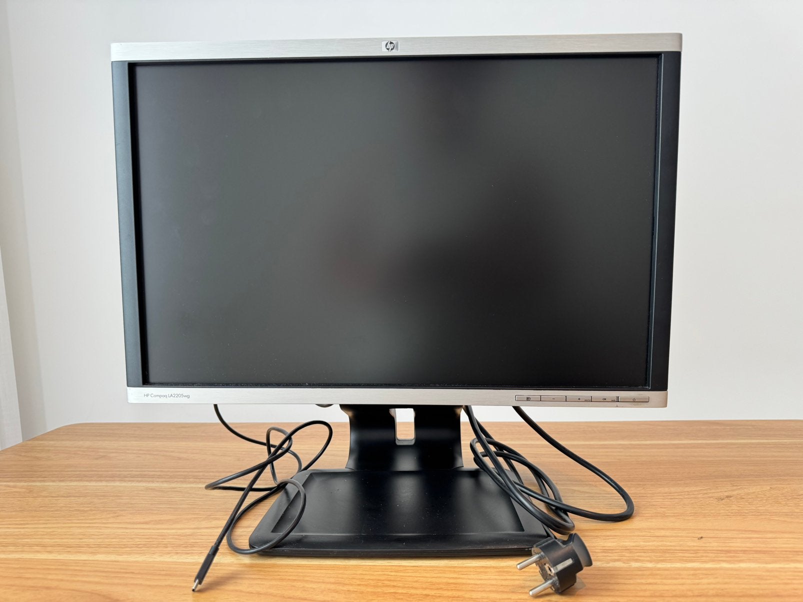 HP Compaq LA2205wg 22” Monitor – DisplayPort + Cables, Ophalen, DVI, Zo goed als nieuw, Overige resoluties