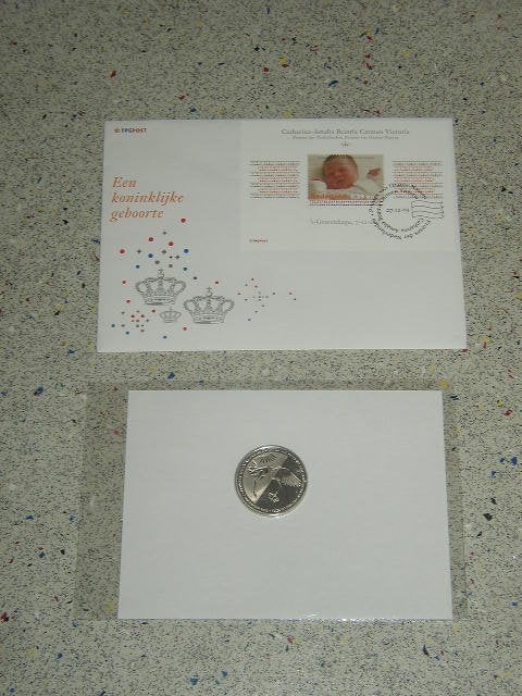 Gedenkpenning en postzegel geboorte Prinses Amalia, Verzenden, Overige materialen, Nederland