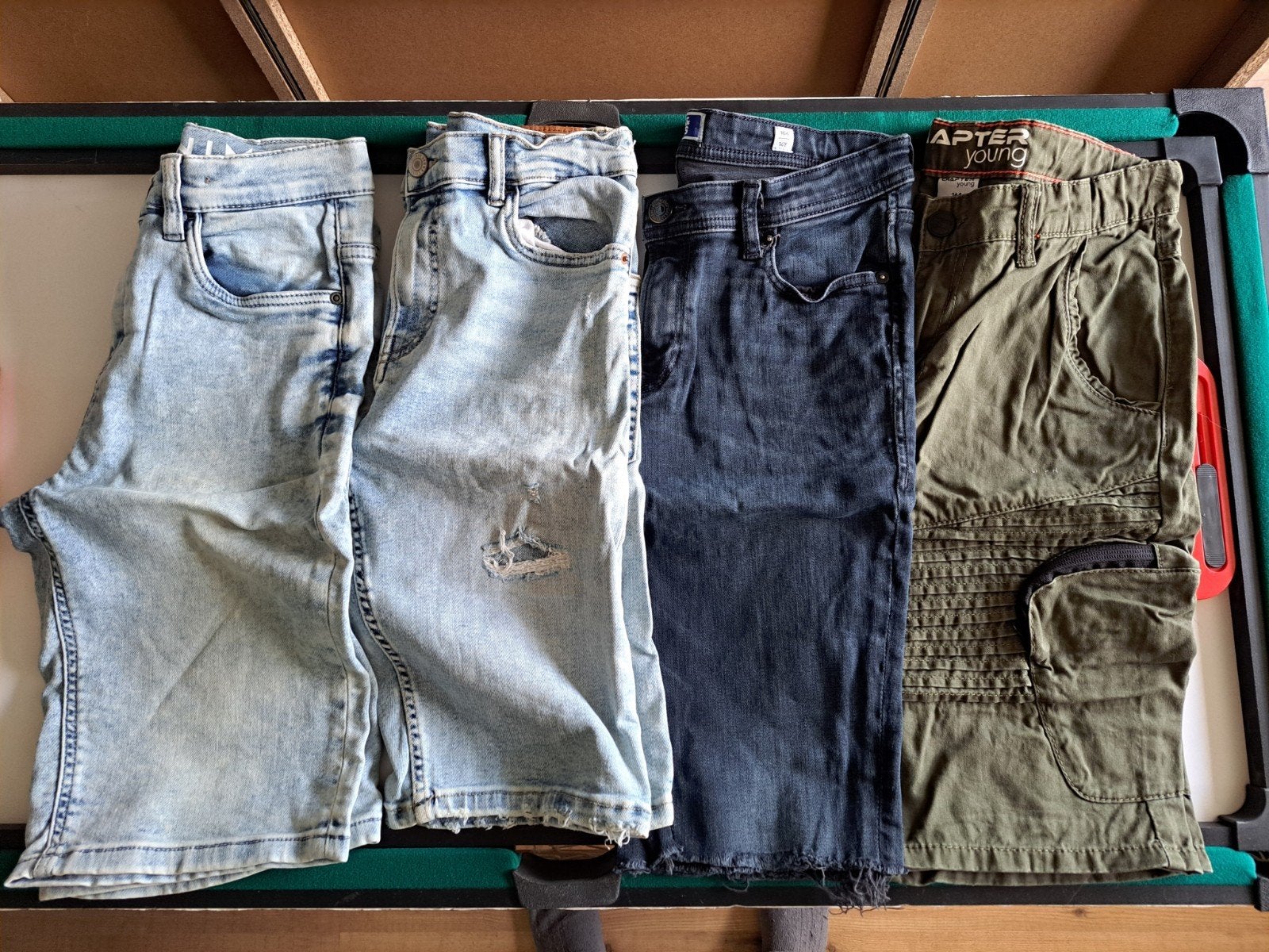 Korte broeken maat 164 jongen, Ophalen of Verzenden, Zo goed als nieuw, Jongen, Broek
