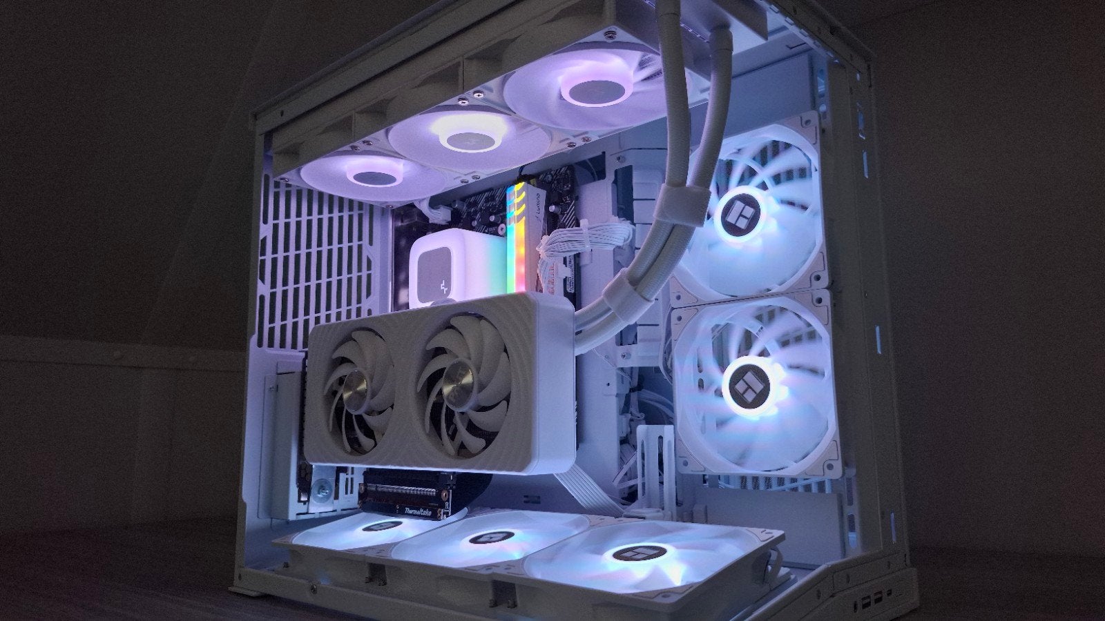 Krachtige Gaming PC - RTX 5060 Ti, Computers en Software, Desktop Pc's, 1 TB SSD, Onbekend, Virtual Reality, Ophalen of Verzenden