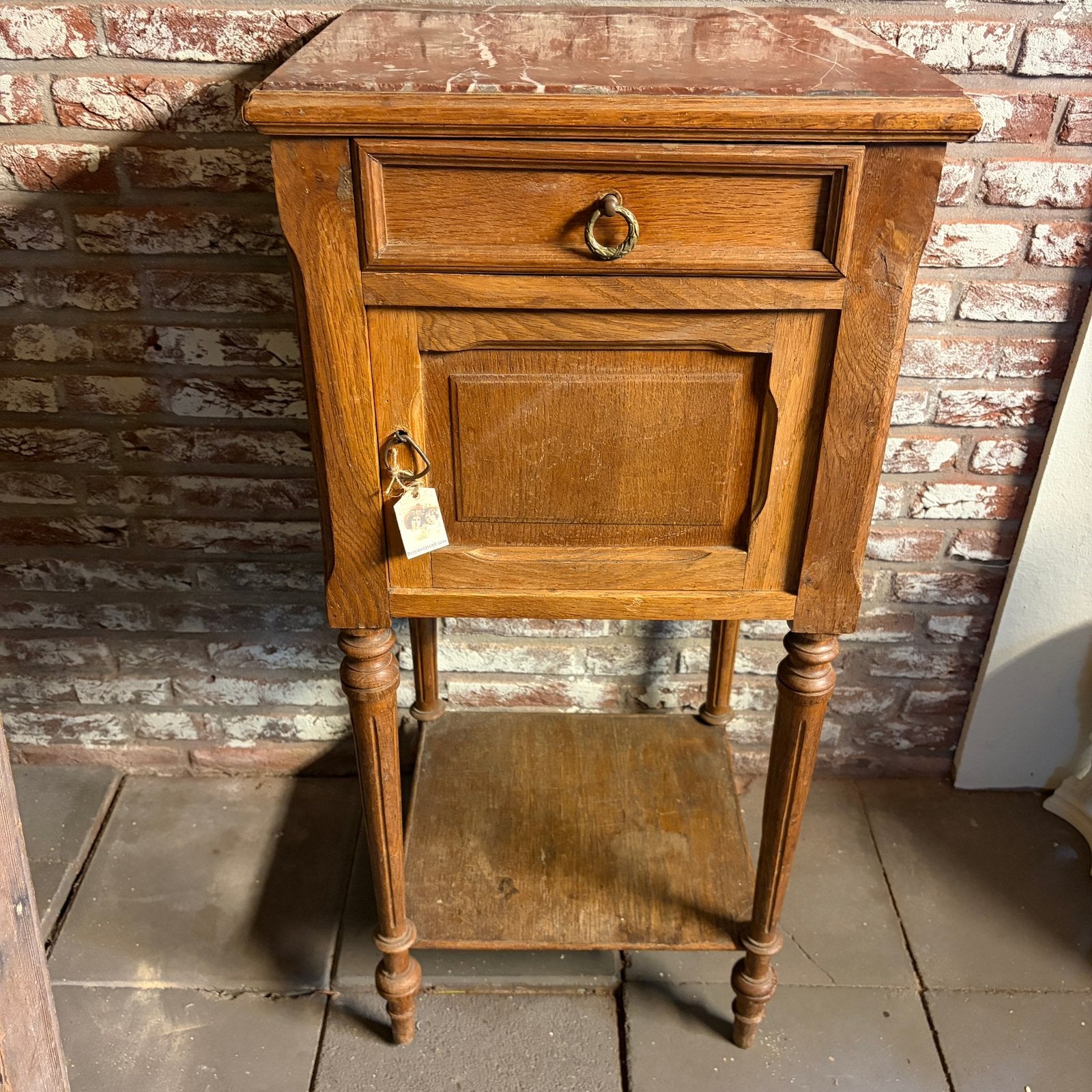 Prachtig brocant frans nachtkastje / kastje met marmer blad, Huis en Inrichting, Ophalen, Frankrijk, Gebruikt, Minder dan 45 cm