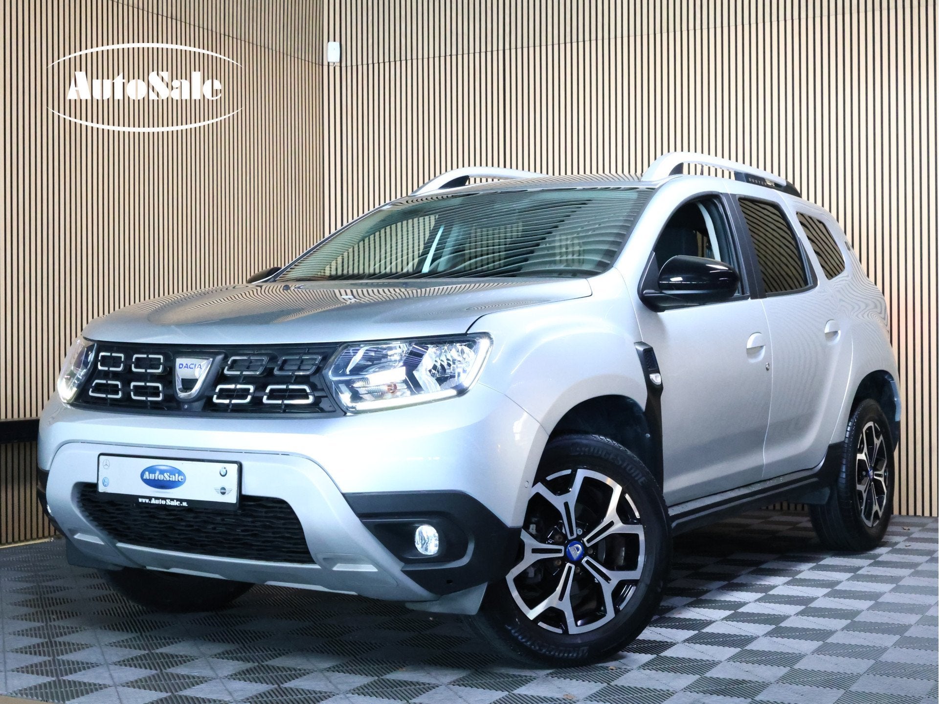 Dacia Duster 1.3 TCe Prestige AVM 33000 KM ! NAVI CAMERA PDC, Voorwielaandrijving, 15 km/l, Gebruikt, Duster