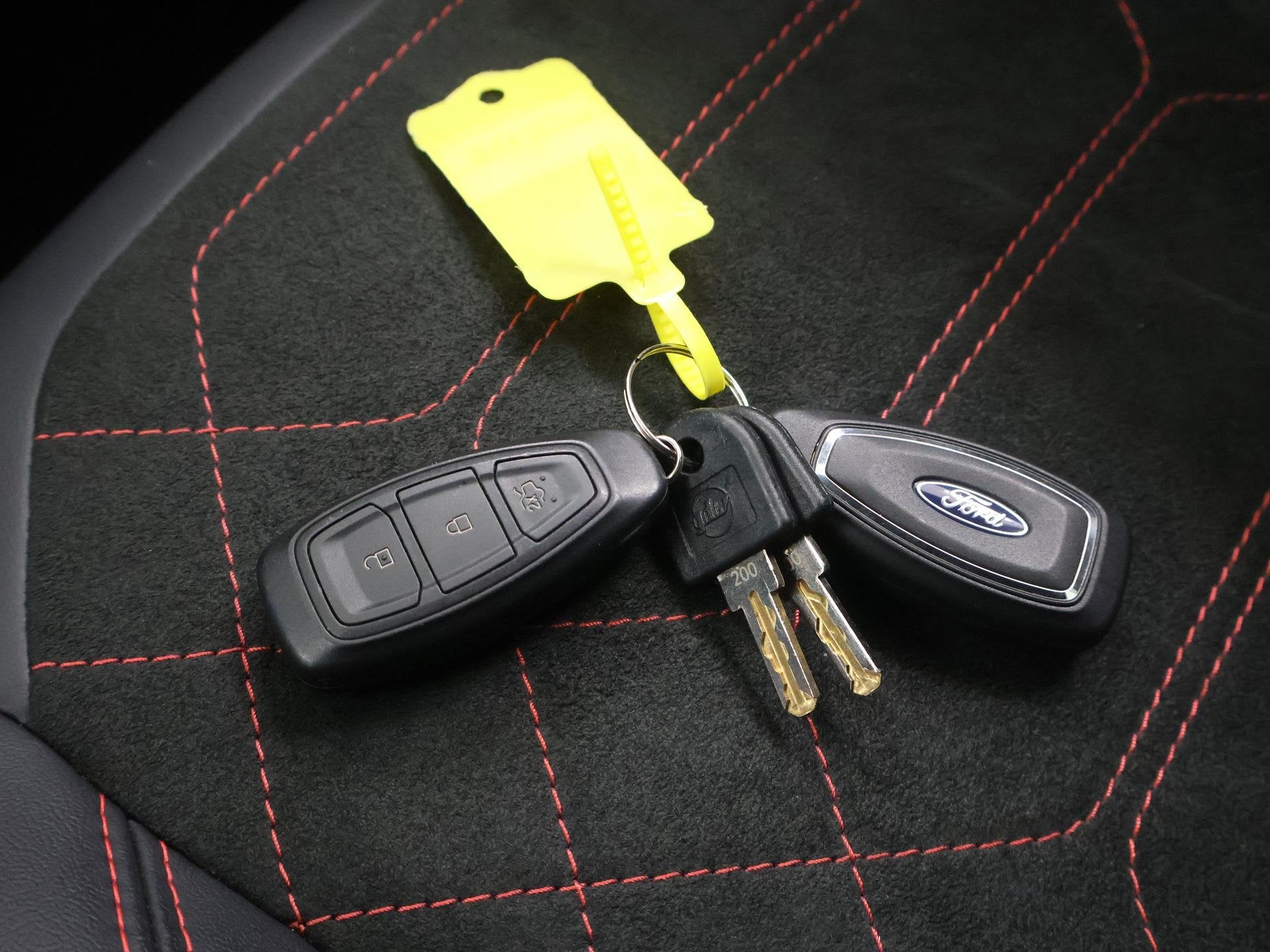 Foto 25 van Ford Puma 1.0 EcoBoost Hybrid ST-Line X | Trekhaak | Winterp