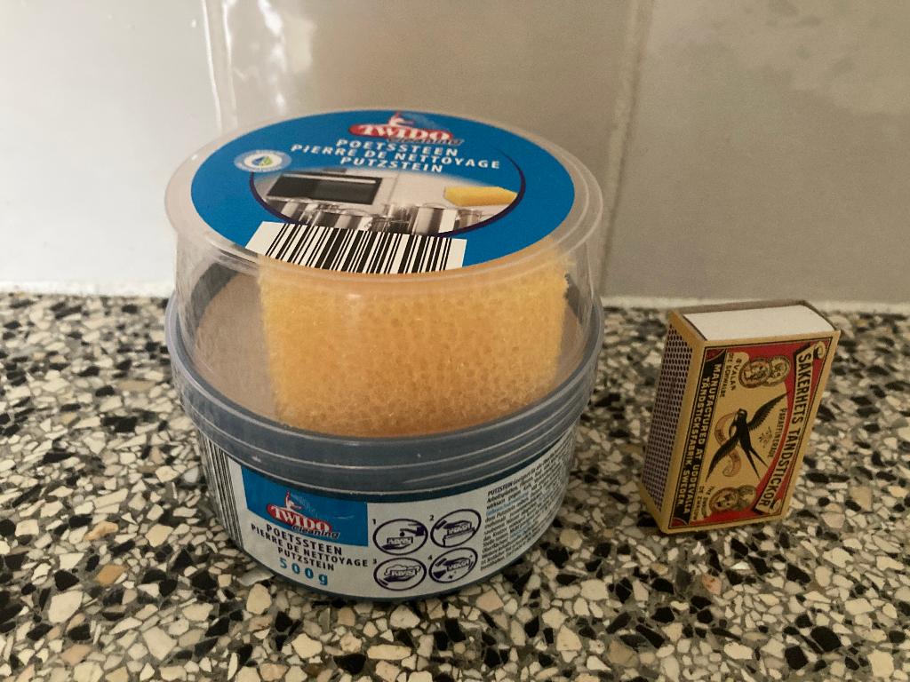 poetssteen natuurlijk sponsje polijstbolletje krachtreiniger, Ophalen of Verzenden, Schoonmaakmiddel