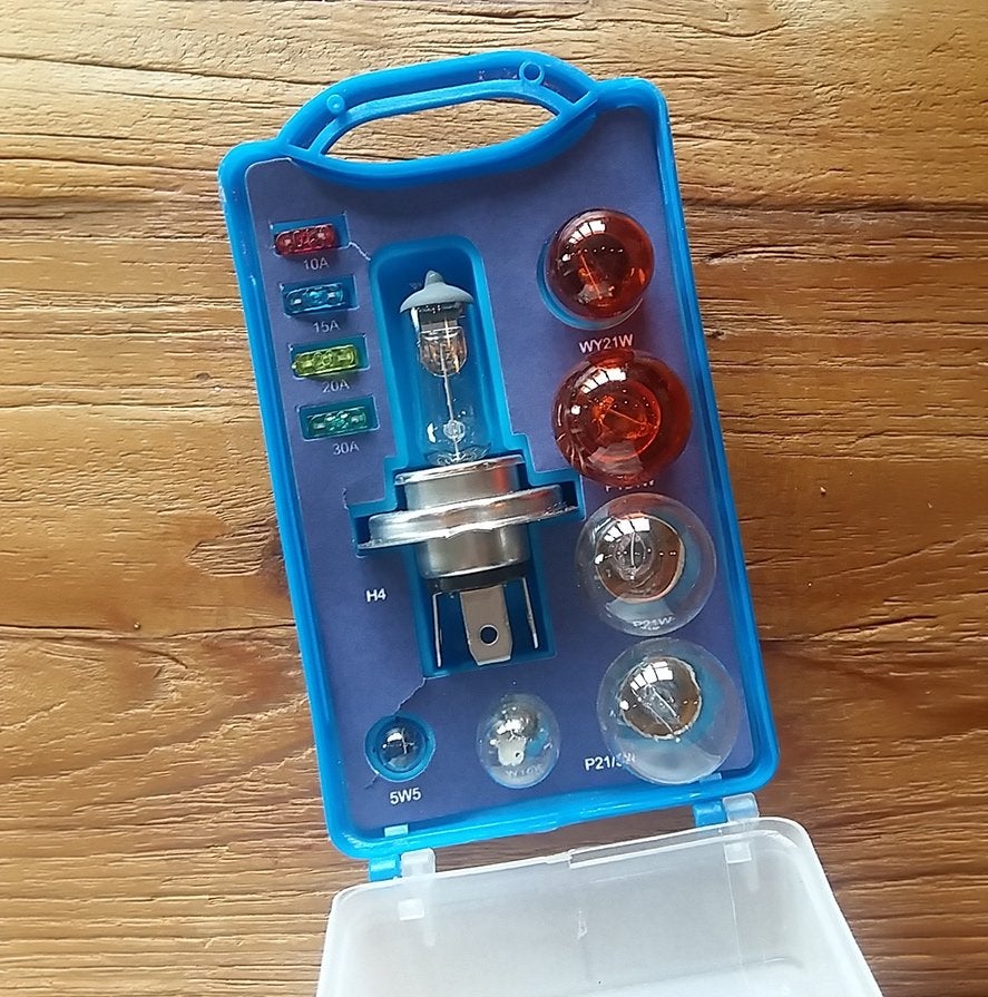 Suzuki H4 en Type 1, set reservelampen / zekeringen, Ophalen of Verzenden, Nieuw, Suzuki