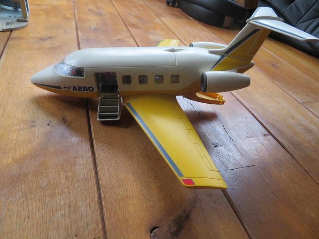 playmobil vliegtuigen vliegveld, Ophalen, Gebruikt, Complete set