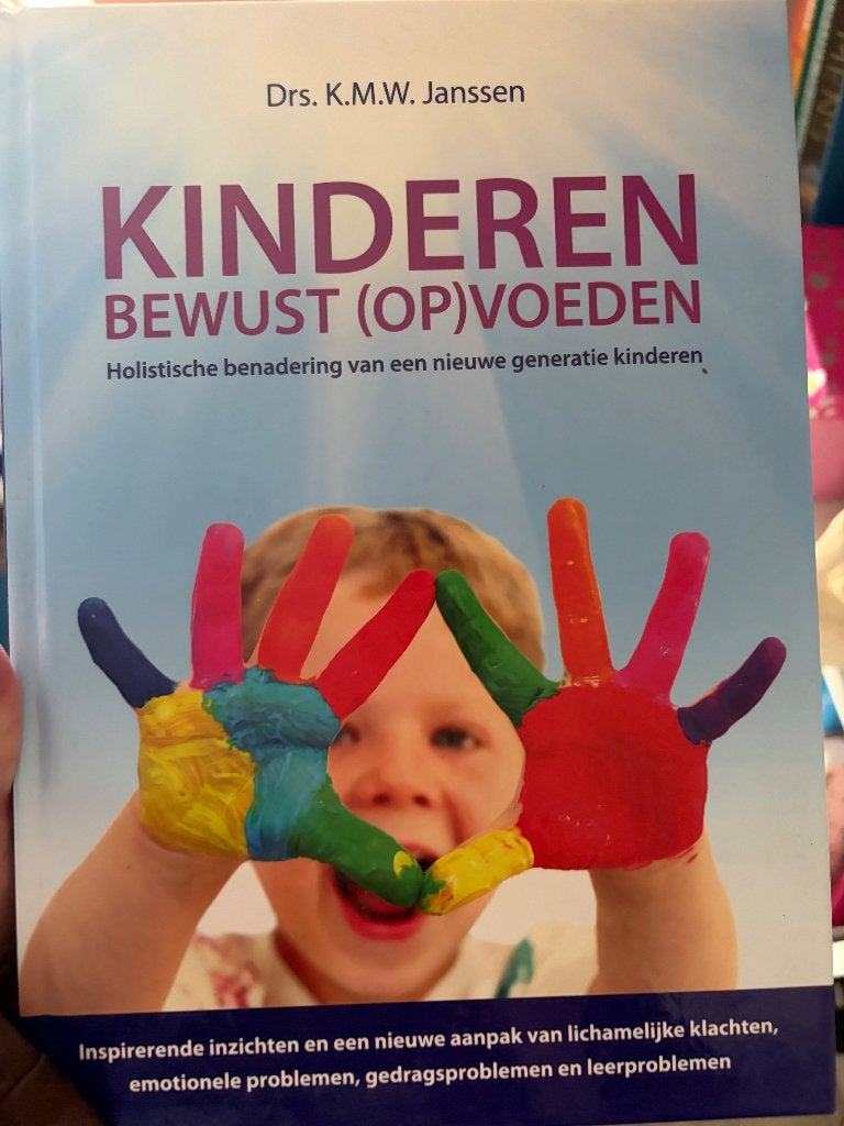 Kinderen bewust opvoeden, Ophalen of Verzenden, Zo goed als nieuw