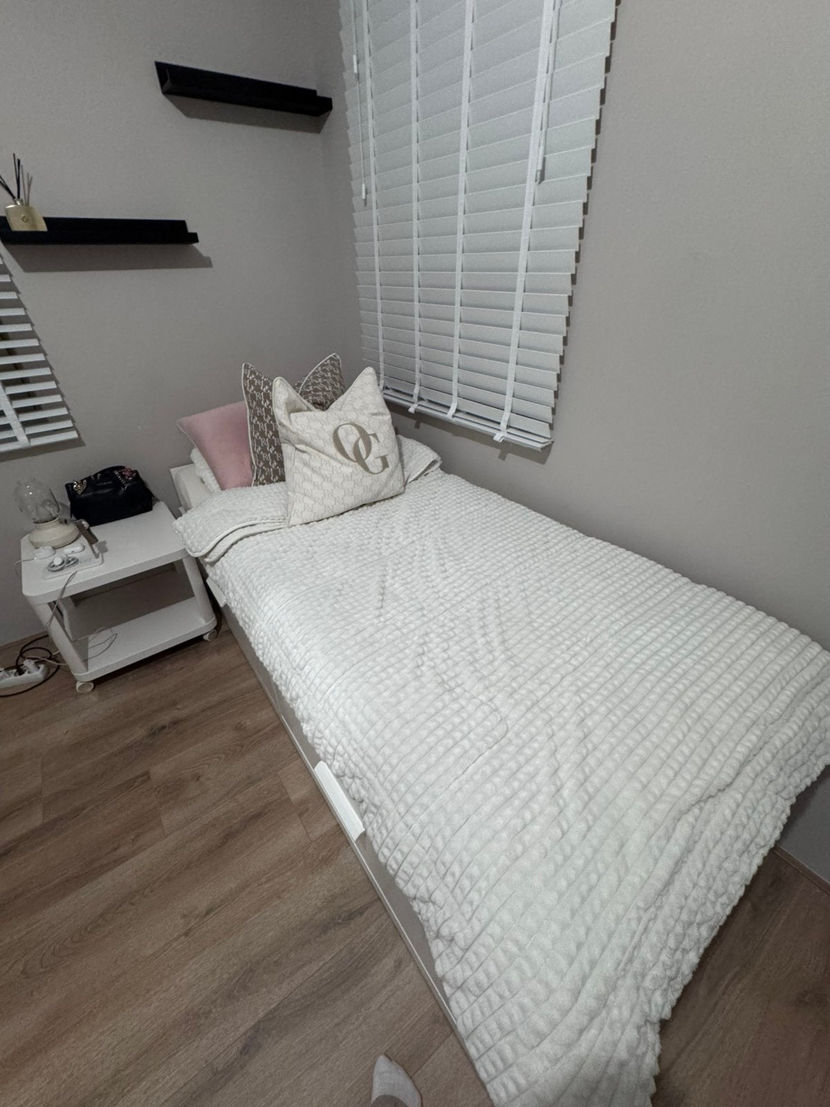 Bedbank met lades (uitschuifbaar 200 X 160), Ophalen, Zo goed als nieuw, Tweepersoons