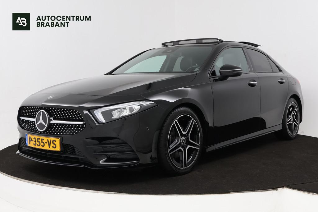 Mercedes-Benz A-klasse 180 AMG Line (PANORAMADAK, SFEERVERLI, 136 pk, 4 cilinders, Automatische klimaatregeling, Zwart