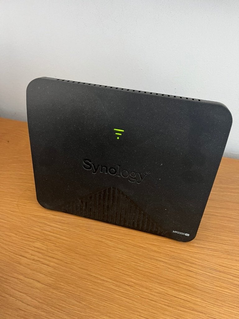 Synology MR2200 Wifi AP router, Ophalen of Verzenden, Zo goed als nieuw, Router, Synology
