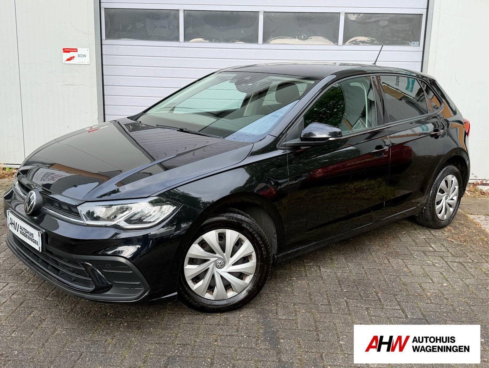 Volkswagen Polo / 1.0 TSI / APPLECARPLAY / ACC / XENON / LED, Stof, Zwart, 95 pk, 1104 kg