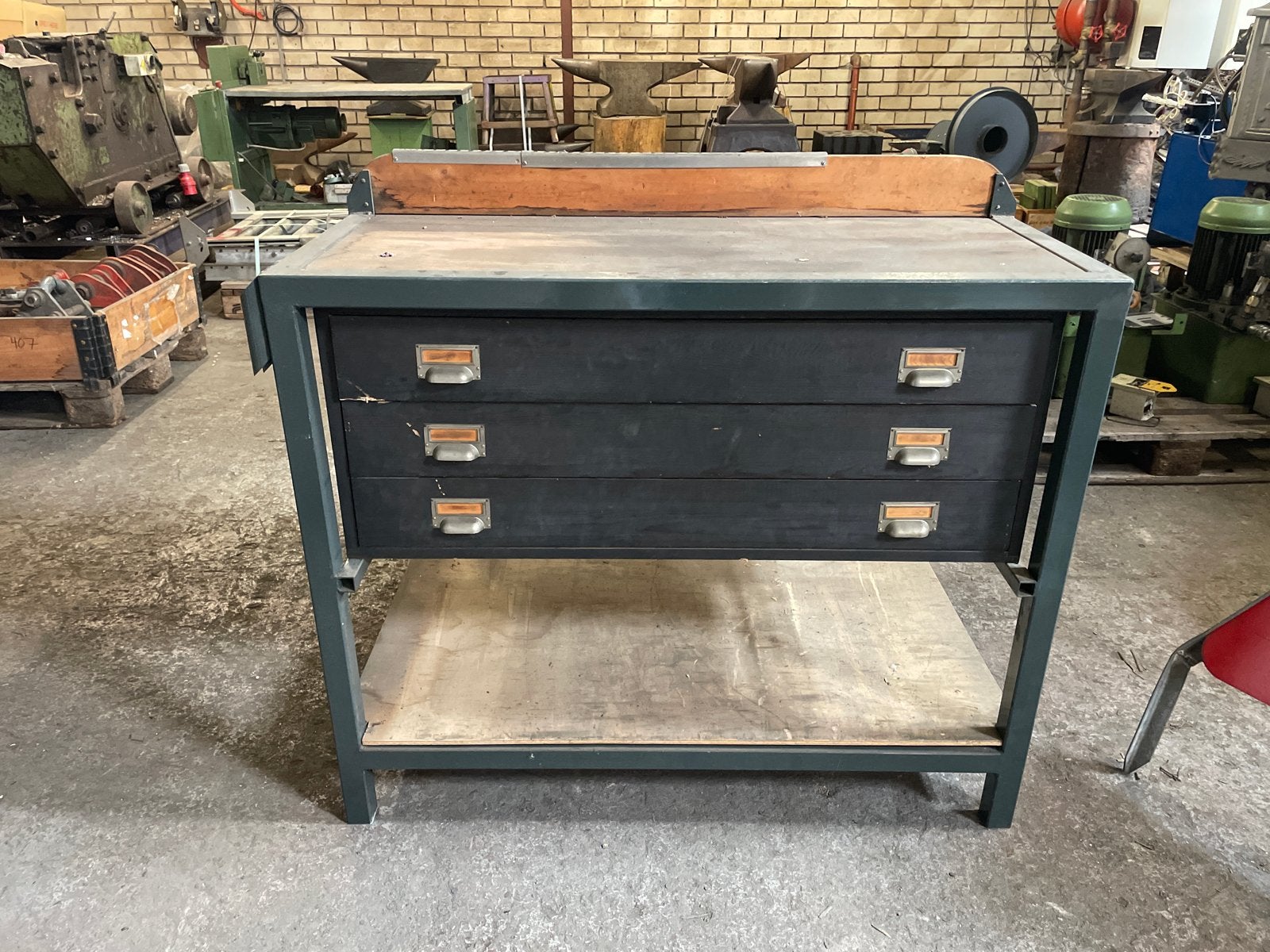 Werkbank met stalen frame, houten lades en werkblad, Ophalen, Gebruikt