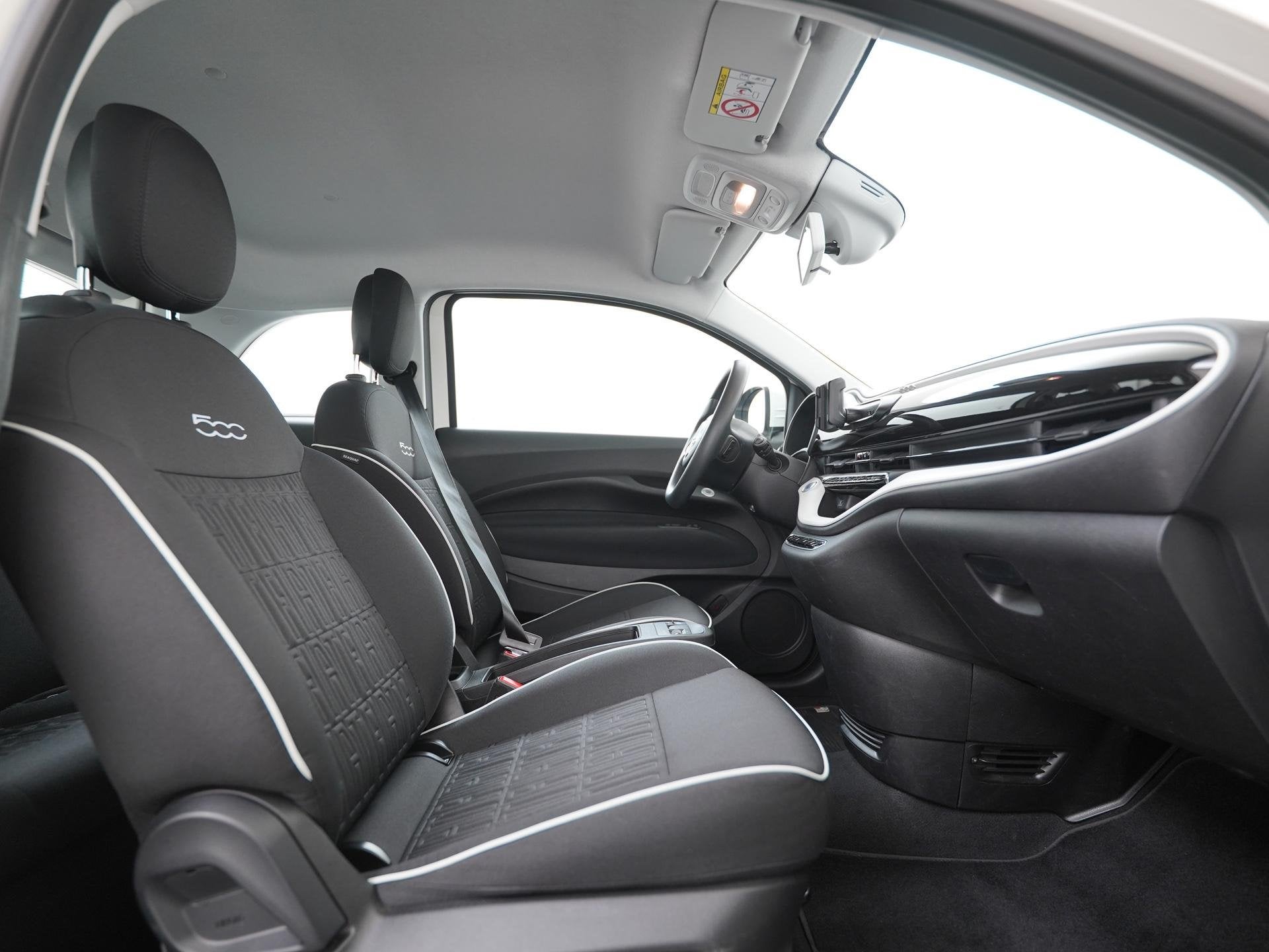 Fiat 500e Action 24 kWh | Digital Cockpit | Zondag Open!, Auto's, Fiat, 12 maanden, Stof, Gebruikt, Zwart