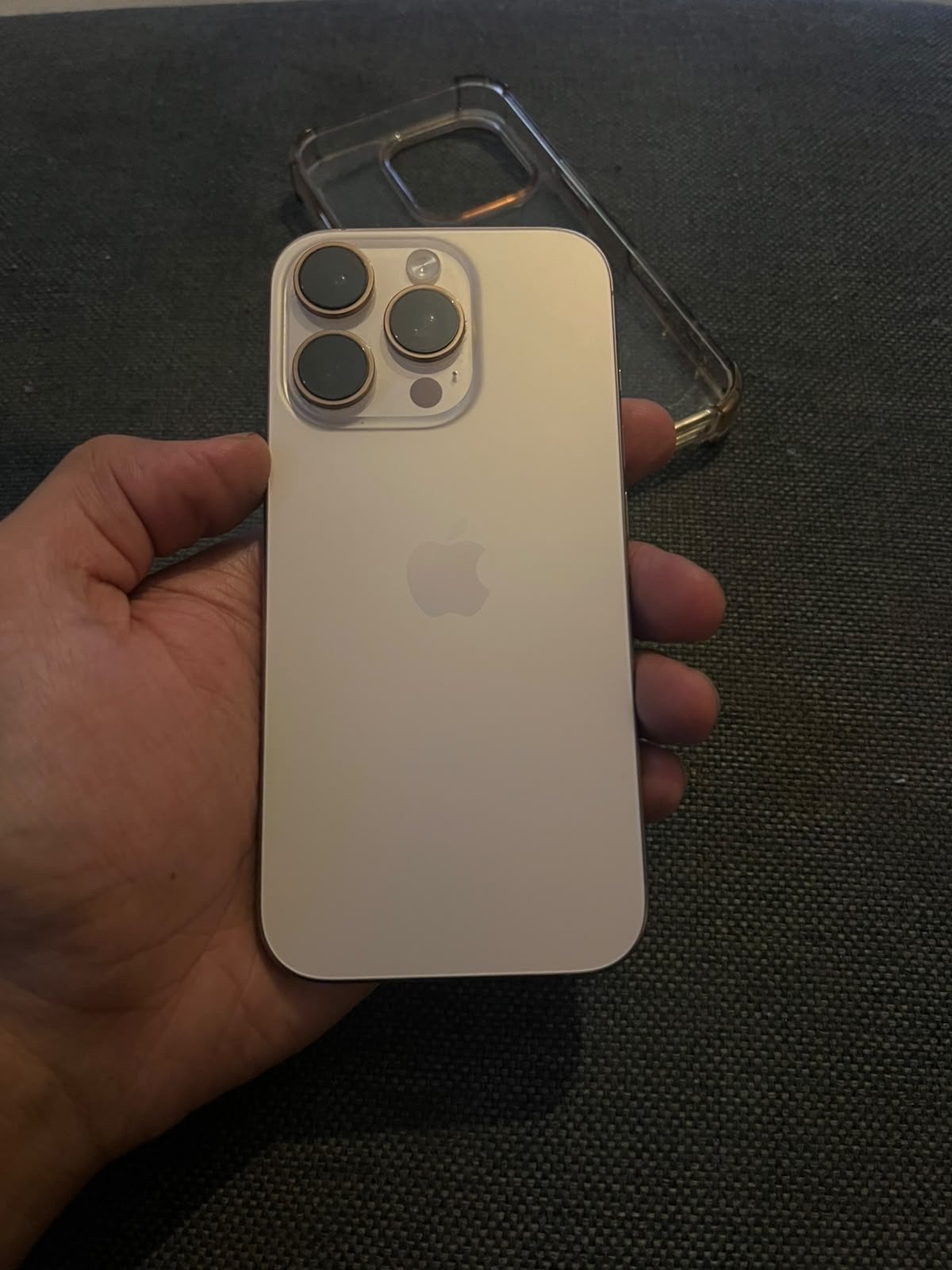 iPhone 16 pro 128GB Goud - Zo goed als nieuw, Telecommunicatie, IPhone 16 Pro, 128 GB, Ophalen of Verzenden, Zo goed als nieuw
