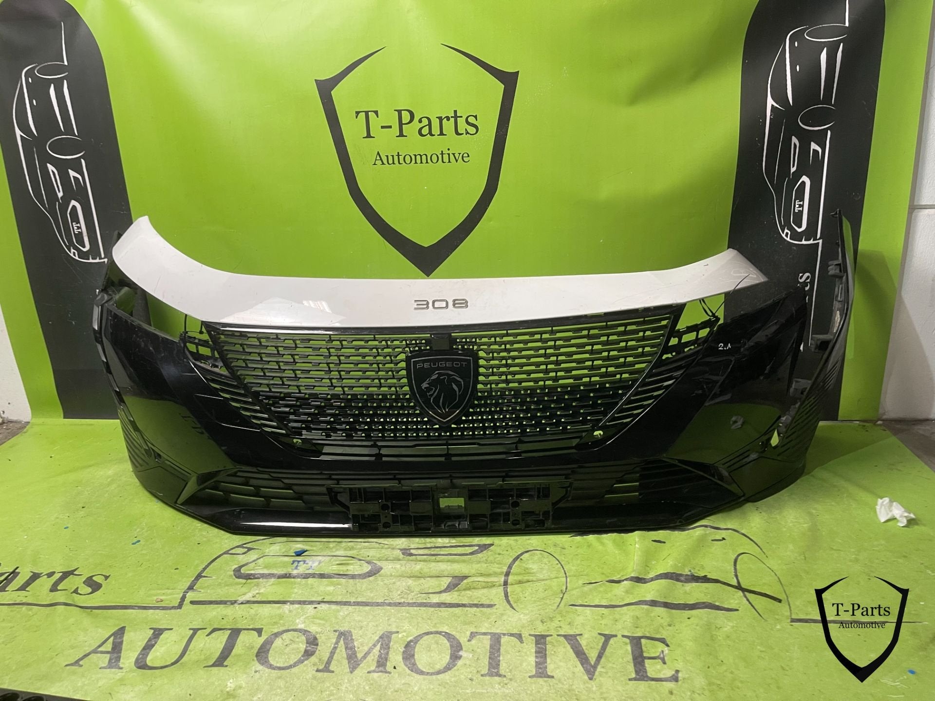 peugeot 208 voorbumper bumper, Auto-onderdelen, Taurusavenue 1
2132 LS  Hoofddorp, NL, Gebruikt, Contact.group@renault.com, Stellantis N.V.