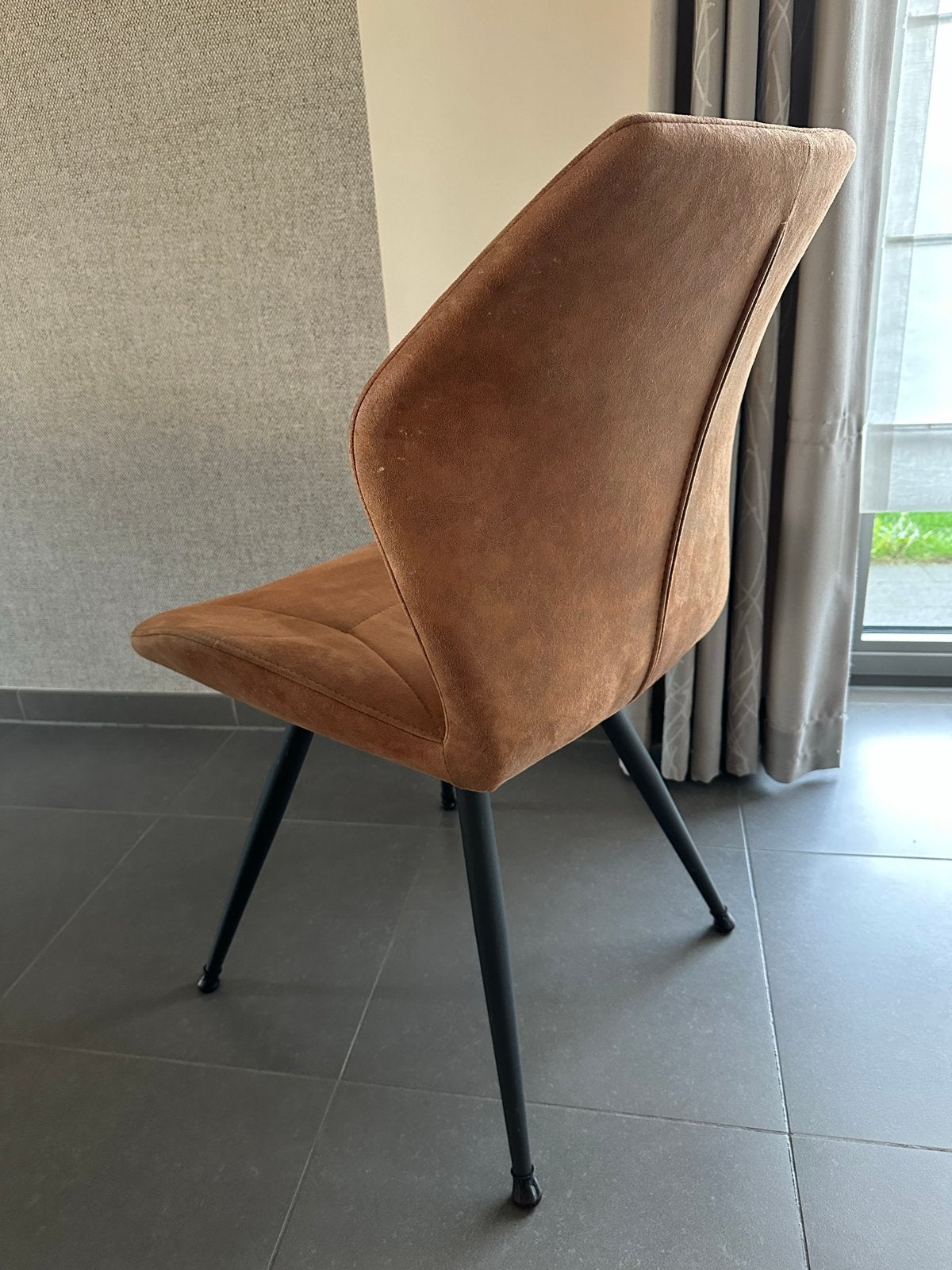 Moderne eettafel met 6 stoelen - Organische vorm, Huis en Inrichting, Stoelen, Ophalen, Bruin, Zo goed als nieuw, Metaal