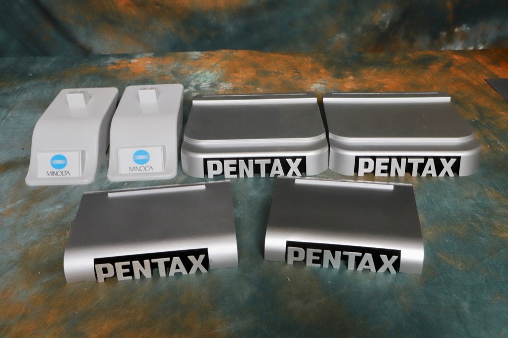 4 Pentax en 2 Minolta presentatie standaards. foto reclame, Verzamelen, Ophalen of Verzenden, Nieuw, Gebruiksvoorwerp