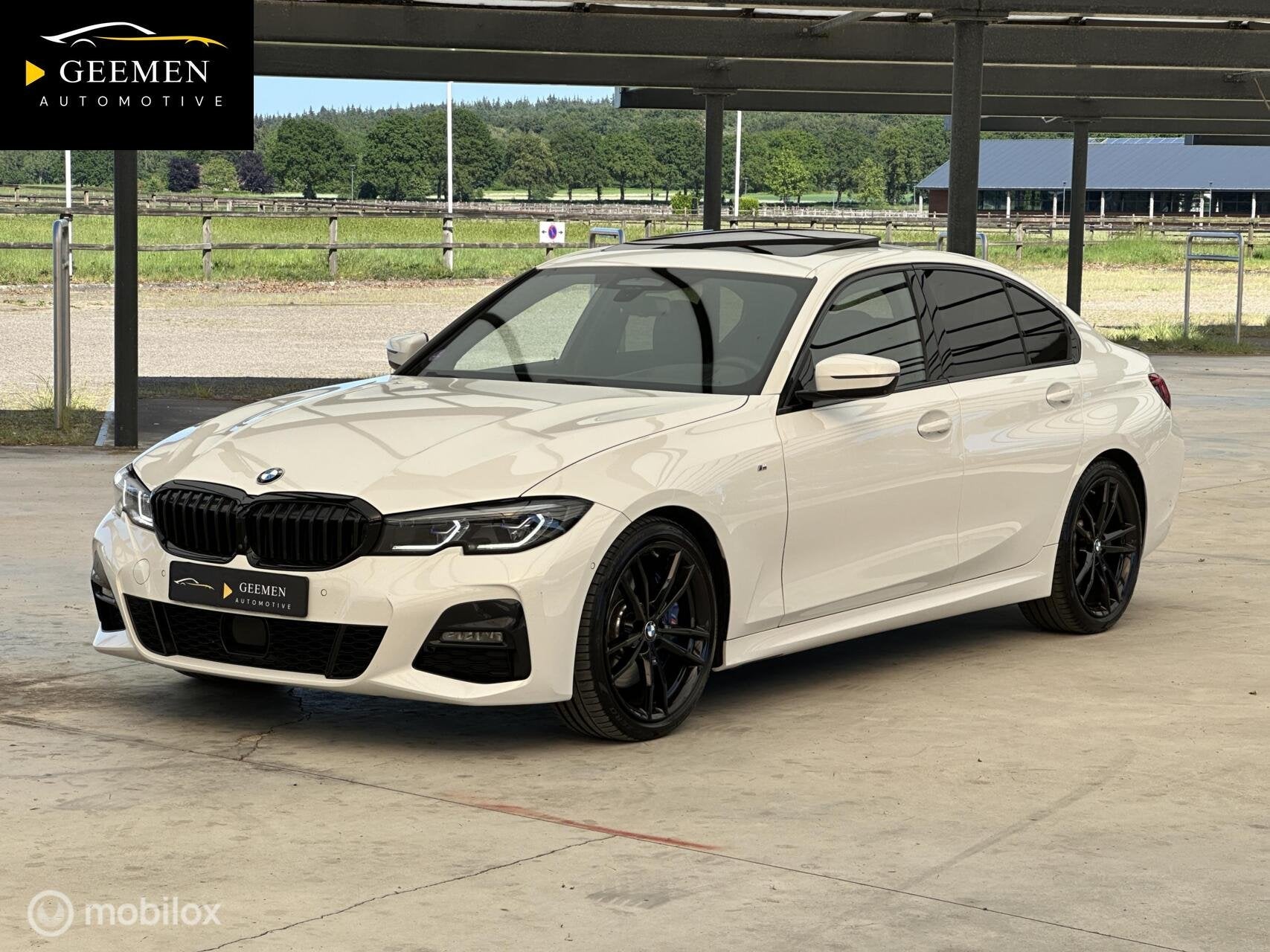 BMW 3-serie 330i High Executive M-SPORT/PANO/LASER/360/HEAD, Auto's, Automaat, 1998 cc, Achterwielaandrijving, Gebruikt