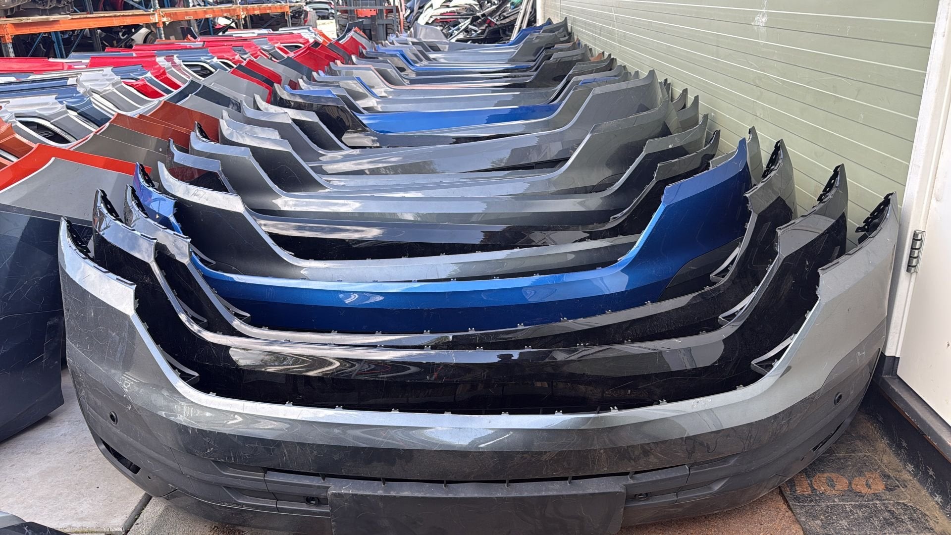 100x Bumper Volkswagen Transporter T6 7LA807221B OP VOORRAAD, Gebruikt, Volkswagen AG, Bumper, Berliner Ring 2
38440  Wolfsburg, DE