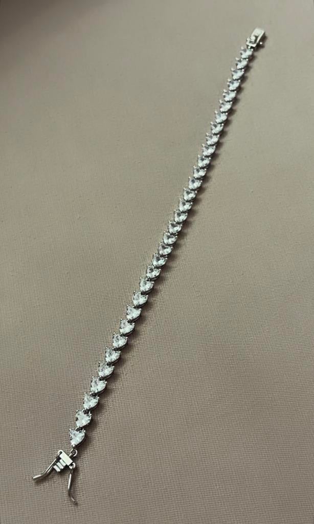 Tennis armband zilver witte saffier hartjes nieuw!Inc.verzen, Verzenden, Nieuw, Met edelsteen, Zilver
