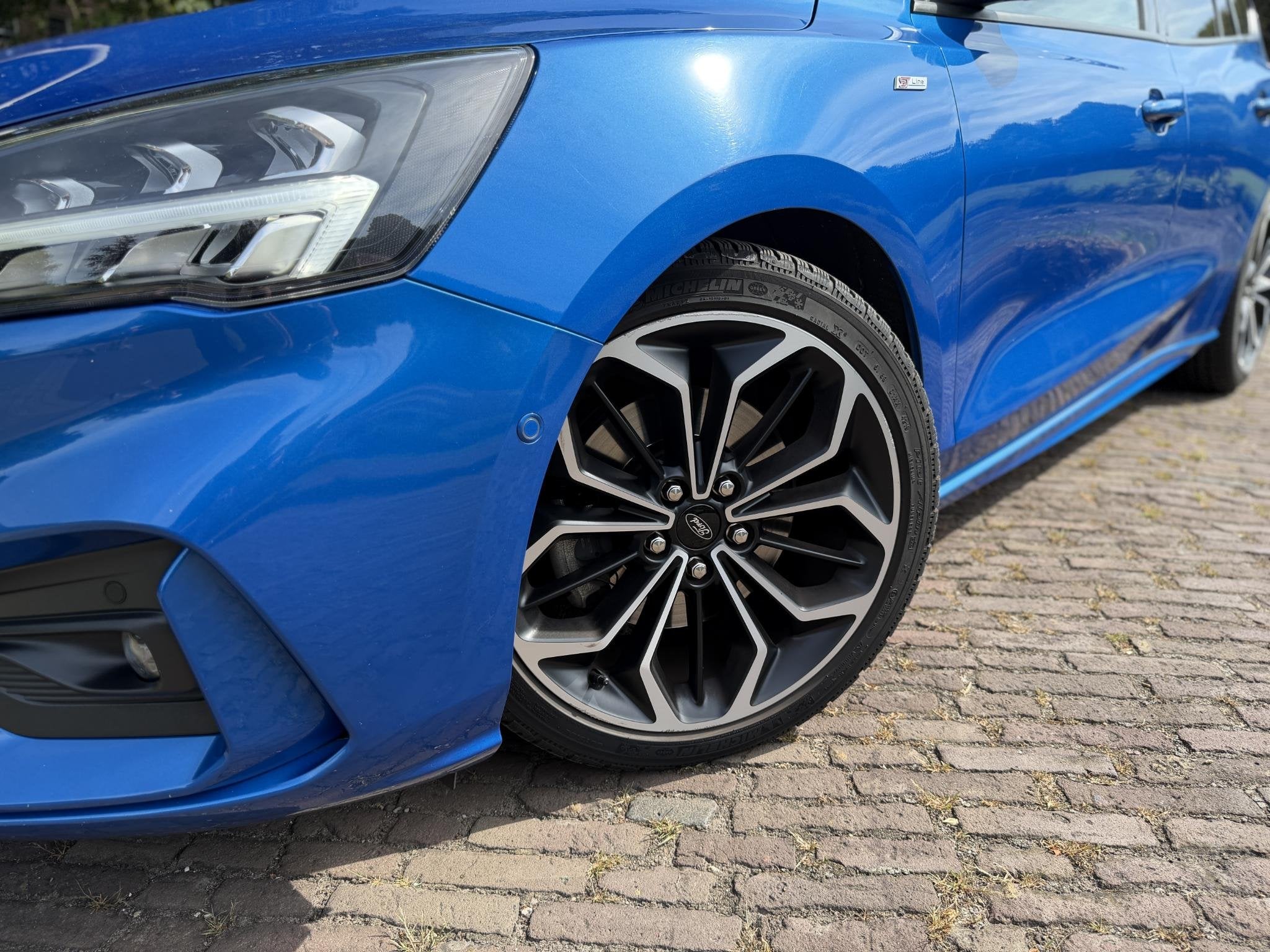 Ford Focus Wagon 1.5 EcoBoost ST Line Business | Automaat |, 1345 kg, Stof, 150 pk, Blauw