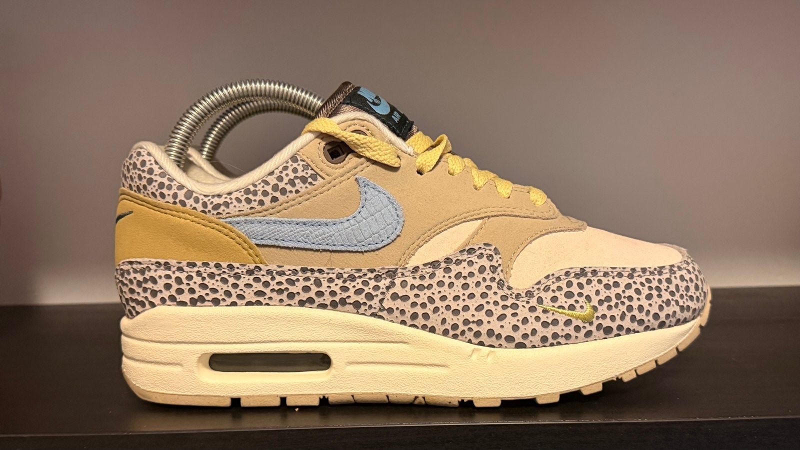 Nike Air Max 1 'Cobblestone' DV3027-001, Ophalen of Verzenden, Gedragen, Grijs, Sneakers of Gympen