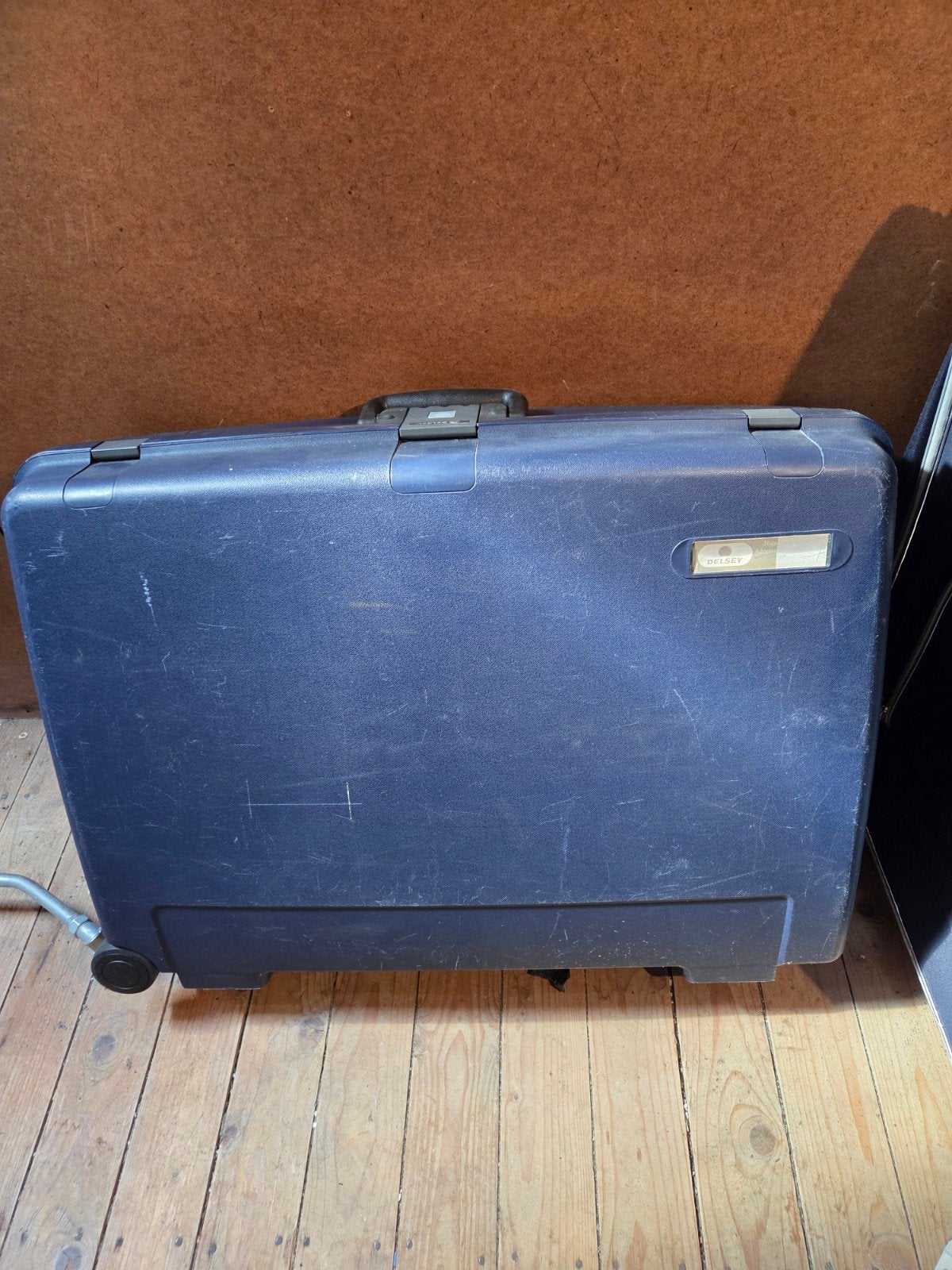 2x delsey koffers, Ophalen of Verzenden, Gebruikt, Hard kunststof, 70 cm of meer