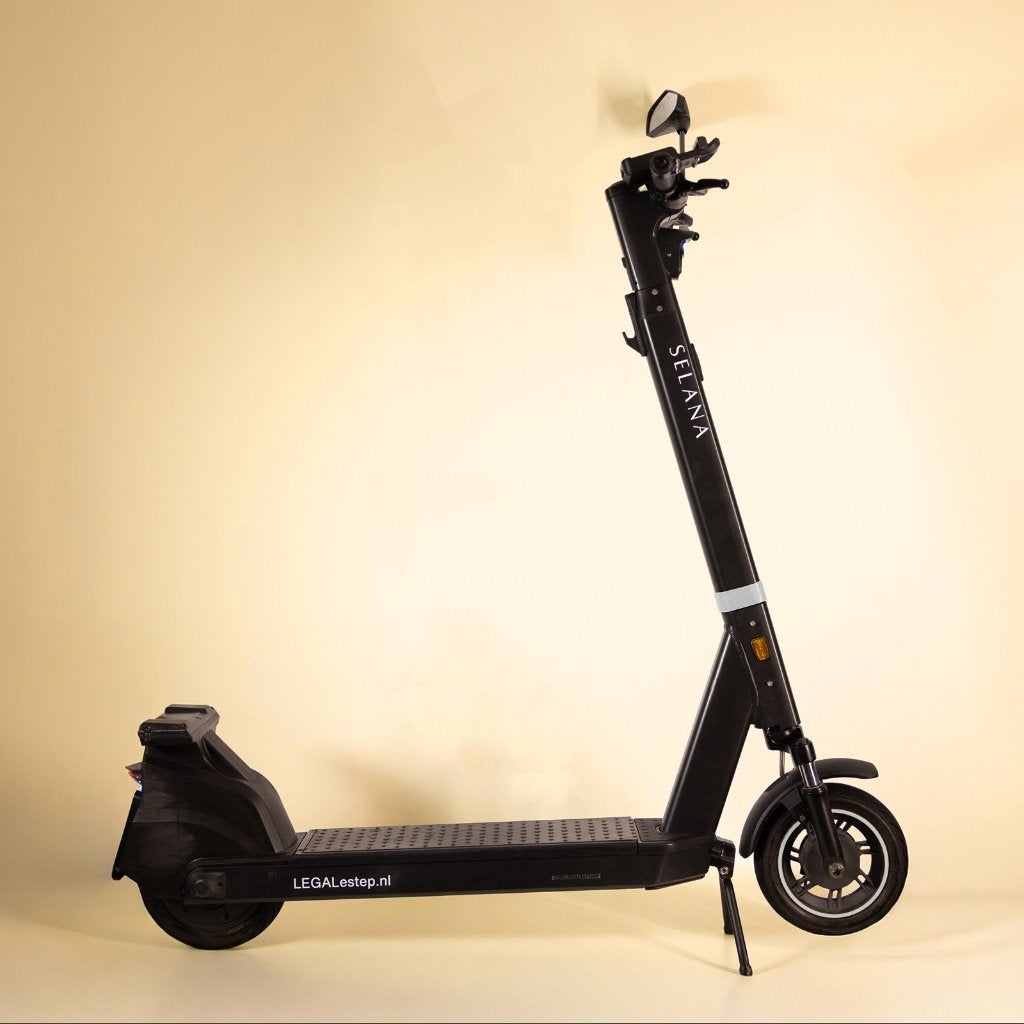 Selana Alpha e-step | RDW gekeurd | Legaal | Space Black, Fietsen en Brommers, Ophalen of Verzenden, Nieuw, Elektrische step (E-scooter)
