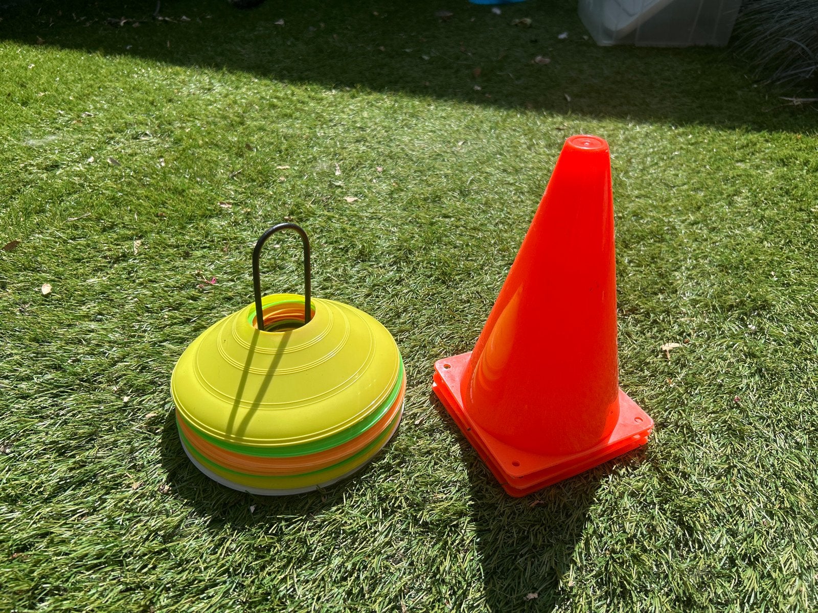 Set van pionnen en markeerschijven voor training, Ophalen, Zo goed als nieuw