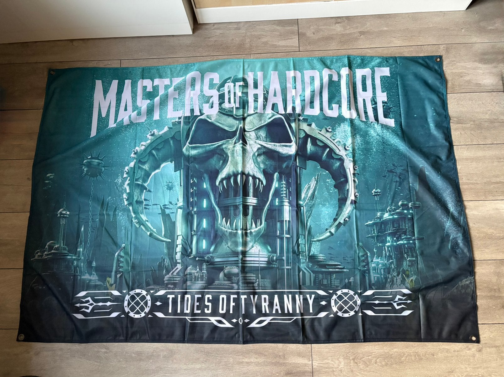 Originele Masters of Hardcore - Tides of Tyranny 2026 vlag., Ophalen of Verzenden, Nieuw