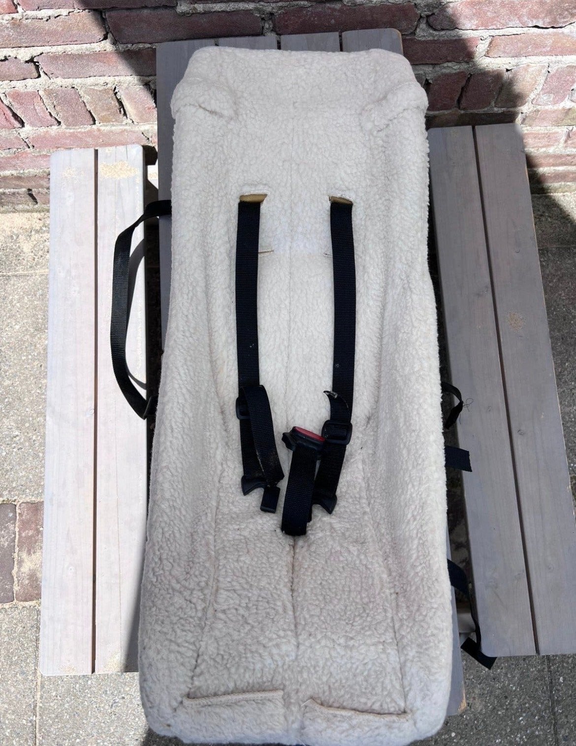 Babyschaal voor bakfiets - schapenvacht bekleding, Fietsen en Brommers, Fietsaccessoires | Fietsstoeltjes, Ophalen of Verzenden