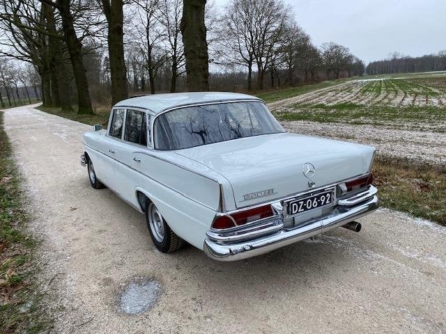 Mercedes-Benz 300SE Heckflosse 1962 Rallyauto, foto 10