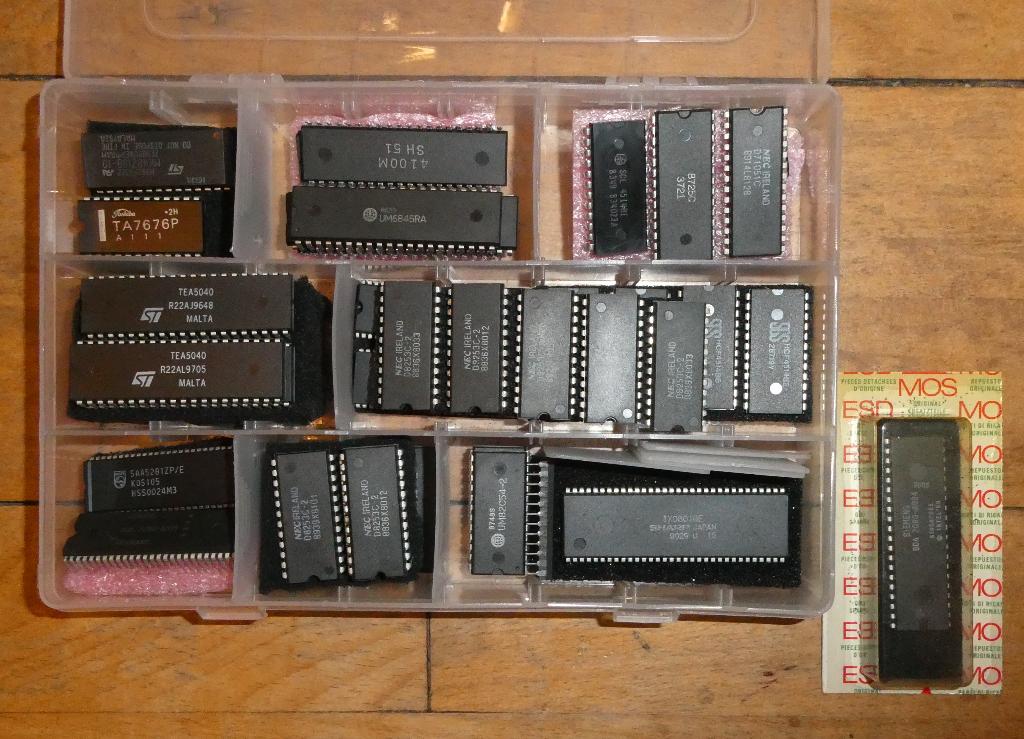 Assortiment doos met 50 Retro Vintage Audio Video Ic's, Ophalen of Verzenden, Nieuw