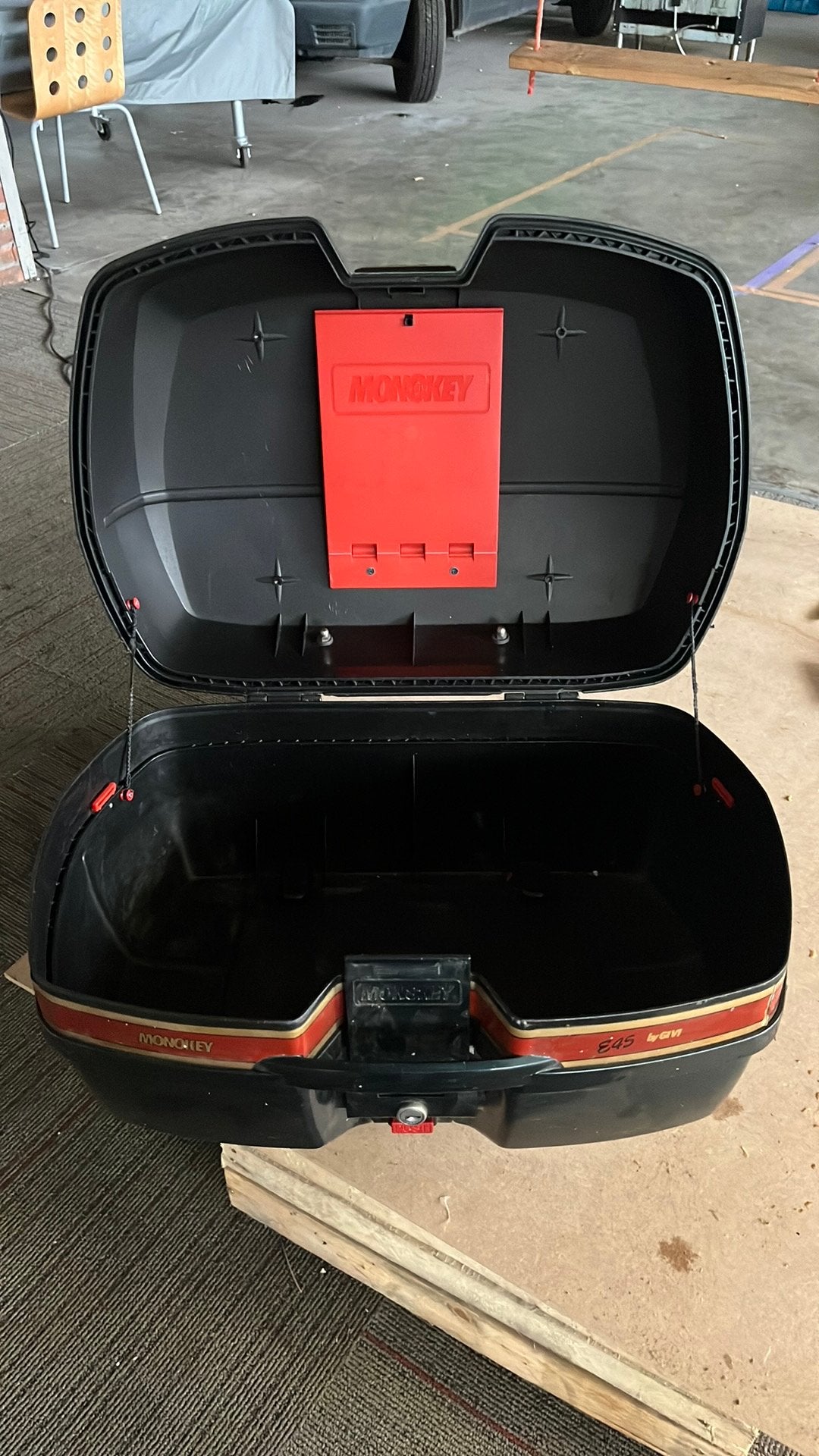 Monokey E45 topkoffer Honda VFR 750 F – Inclusief 2 sleutels, Ophalen of Verzenden, Gebruikt