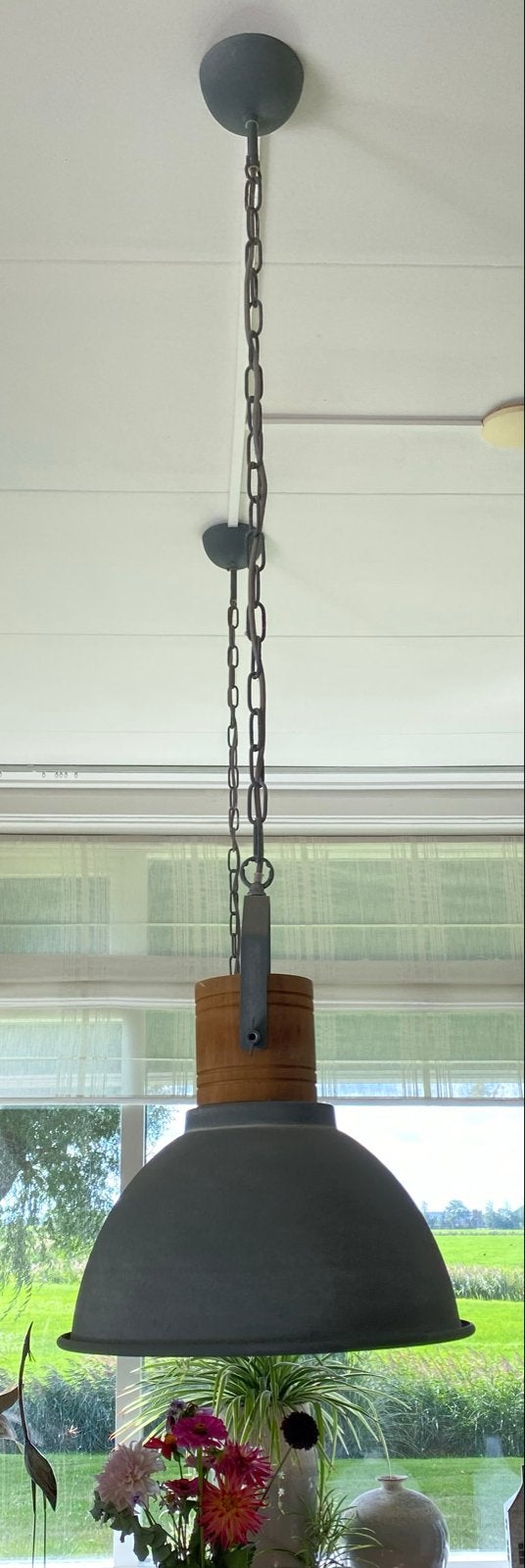 Industriële hanglampen met houten detail en metalen kap, Ophalen, Gebruikt, Hout, E27 (groot)