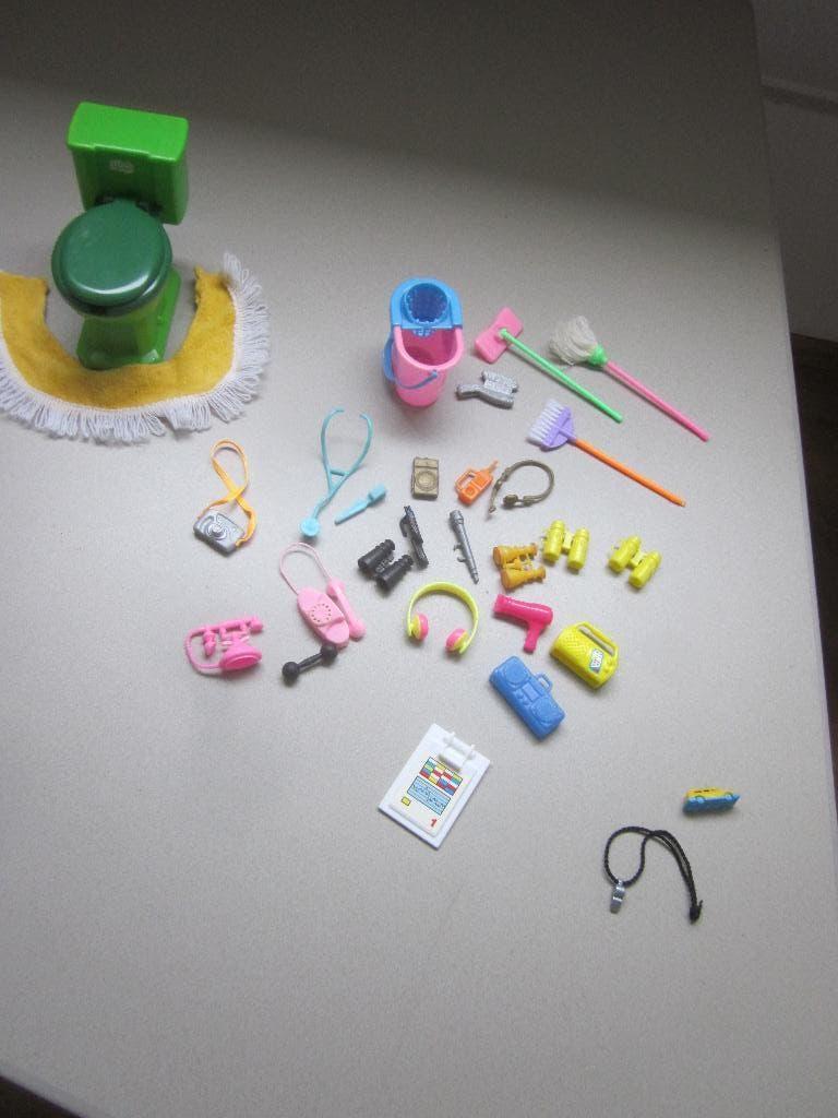 Barbie poppen verschillende accessoires prima vintage staat, Ophalen of Verzenden, Gebruikt, Barbie