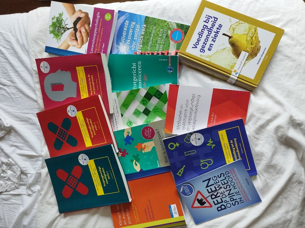 Diverse studieboeken hbo verpleegkunde, Boeken, Ophalen, Gamma, Zo goed als nieuw, HBO