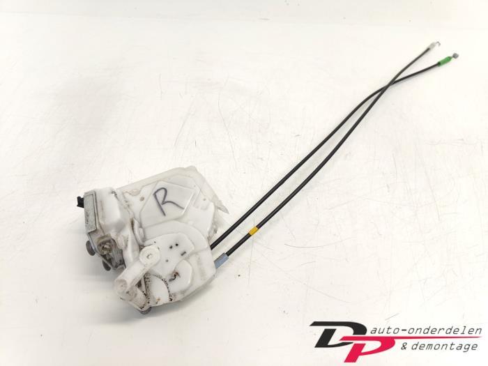 Deurslot Mechaniek 4Deurs rechts-voor van een Daihatsu Cuore
