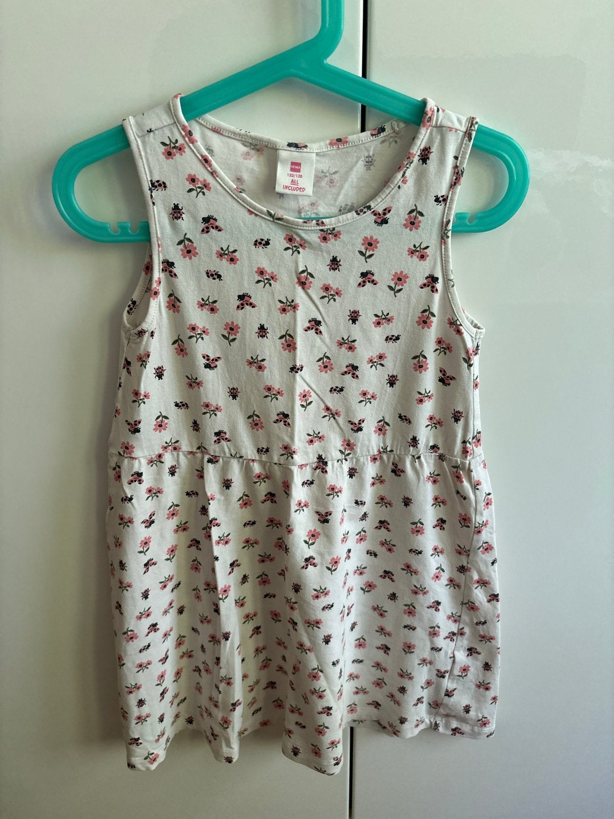 Hema Jurkje met bloemen en lieveheersbeestjes, maat 122/128, Ophalen of Verzenden, Gebruikt, Meisje, Jurk of Rok