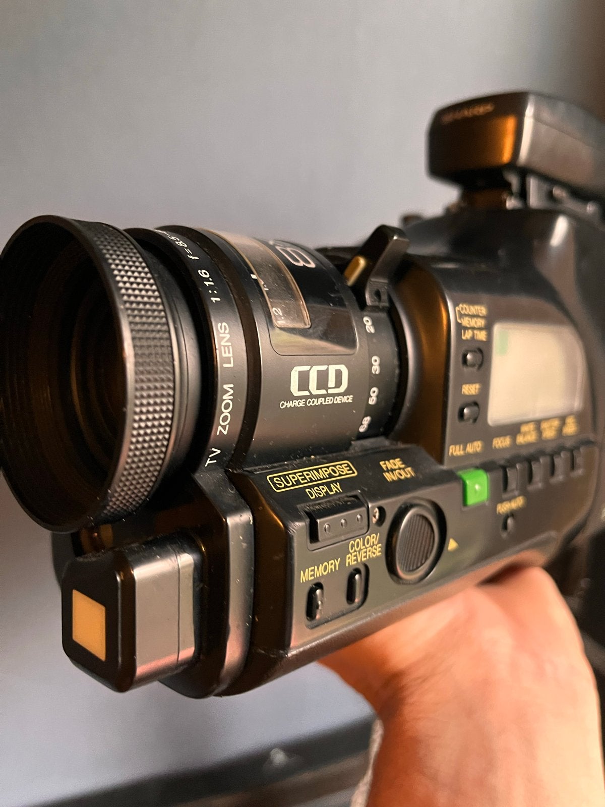 Sharp VL-C650 VHS-C videocamera met koffer en extra’s, Ophalen of Verzenden, VHS-C of SVHS-C, Camera