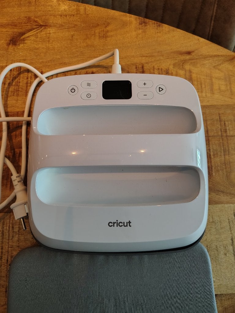 Cricut EasyPress 3 + Easypress mat 30cmx30cm, Ophalen, Overige thema's, Zo goed als nieuw, Kunststof