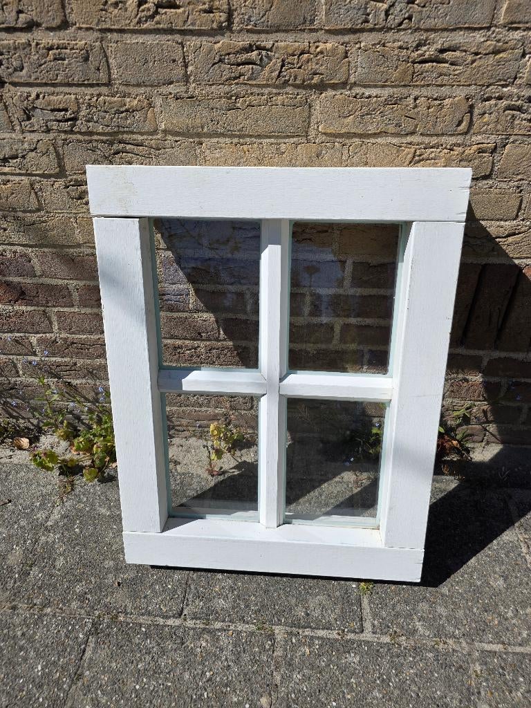Te koop aangeboden: Klein raamkozijn met enkel glas, Doe-het-zelf en Verbouw, Kozijnen en Schuifpuien, Ophalen, Minder dan 75 cm