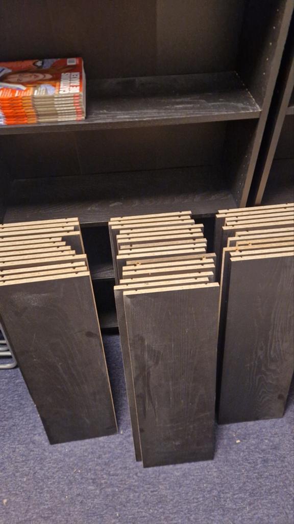 GRATIS OPHALEN PASSAGE 11 zwarte Ikea billy kast planken, Ophalen