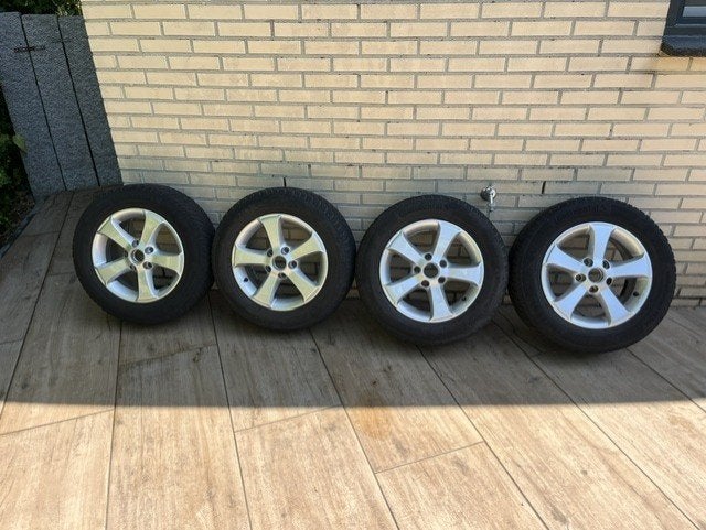 Continental winterbanden op lichtmetalen velgen VW golf, Ophalen, Gebruikt, 15 inch, Banden en Velgen