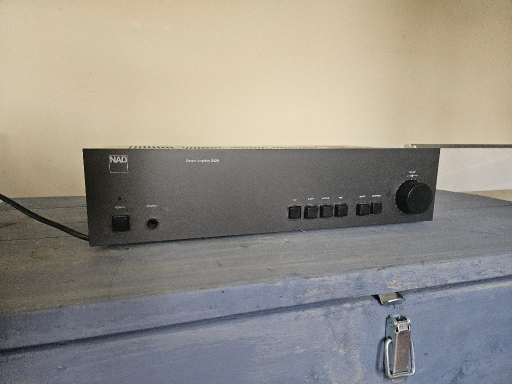NAD 3120 amplifier, Gebruikt, Ophalen, Overige merken, Minder dan 60 watt